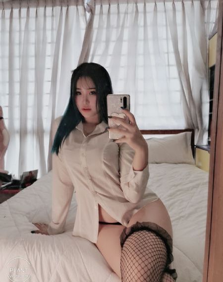 免费成人黄色片_十万网红美女美酱